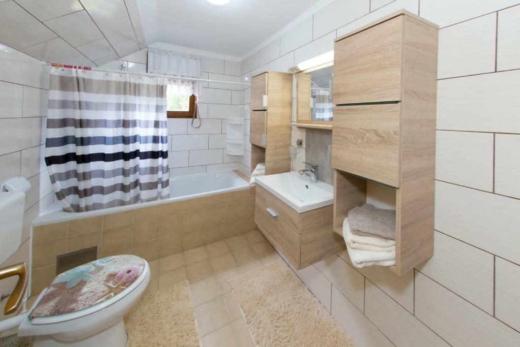 Kuca Za Odmor Marija Villa Vrhovine Bagian luar foto